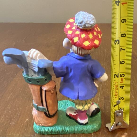 Vintage Golfer Resin Russ Berrie & Co. Figurine #14502 3 3/4" tall - Picture 2 of 3